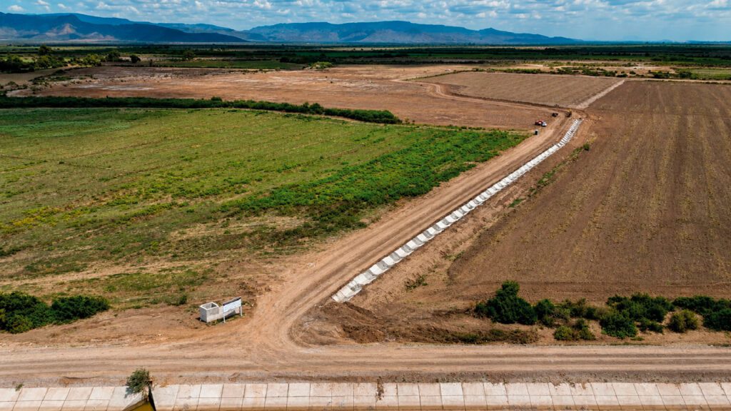 obra revestimiento canal pueblo yaqui sonora